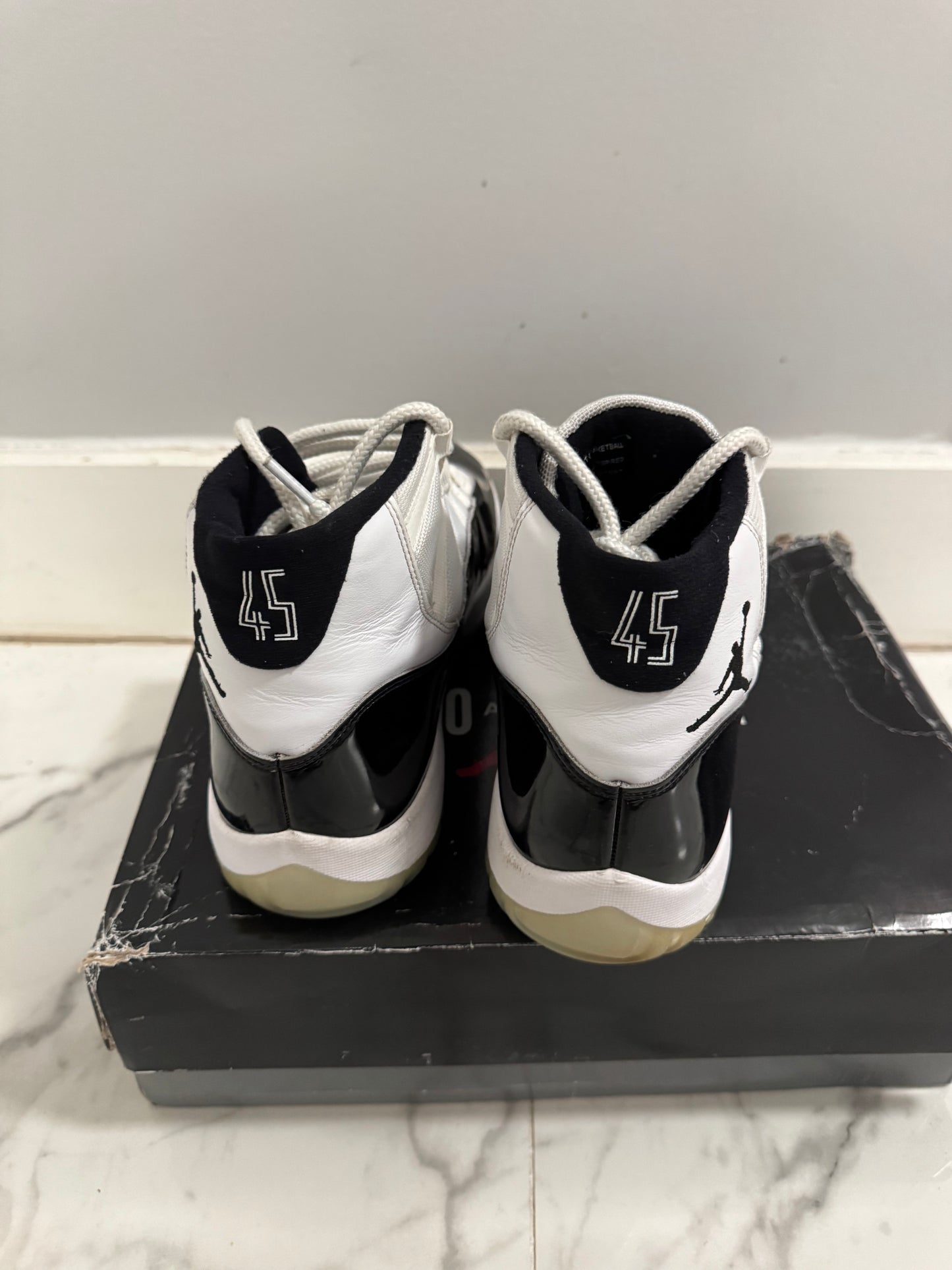 Size 10 | Jordan 11 Concord With Box | Pre-Owned