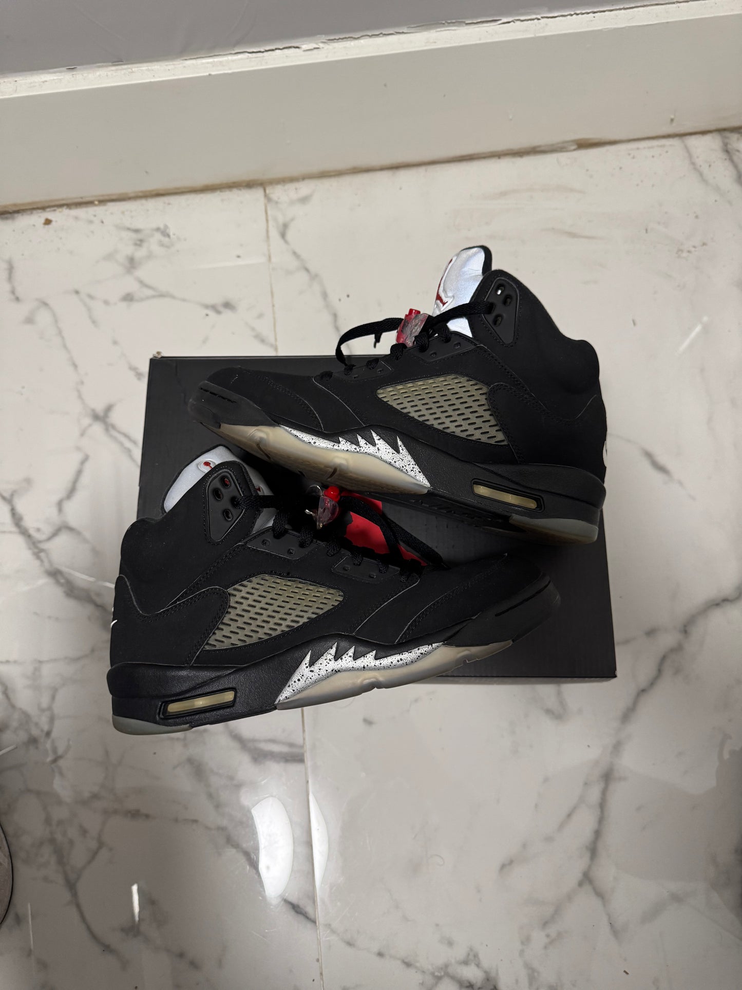 Size 10 | Jordan 5 Metallic With Box | Pre-Owned