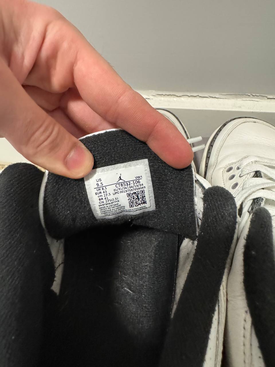 Size 9.5 | Jordan 3 Cement Grey with Box | Pre-Owned