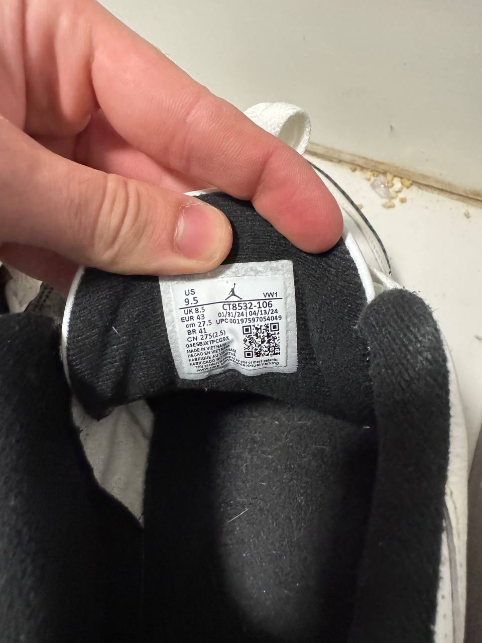 Size 9.5 | Jordan 3 Cement Grey with Box | Pre-Owned