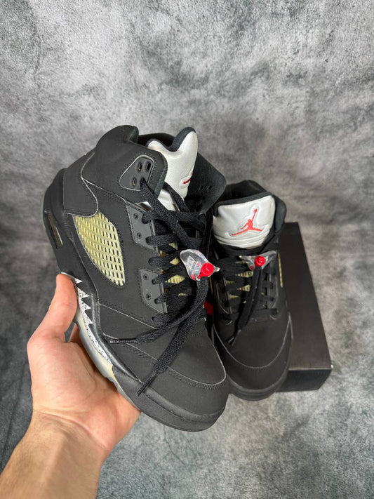 Size 10 | Jordan 5 Metallic With Box | Pre-Owned