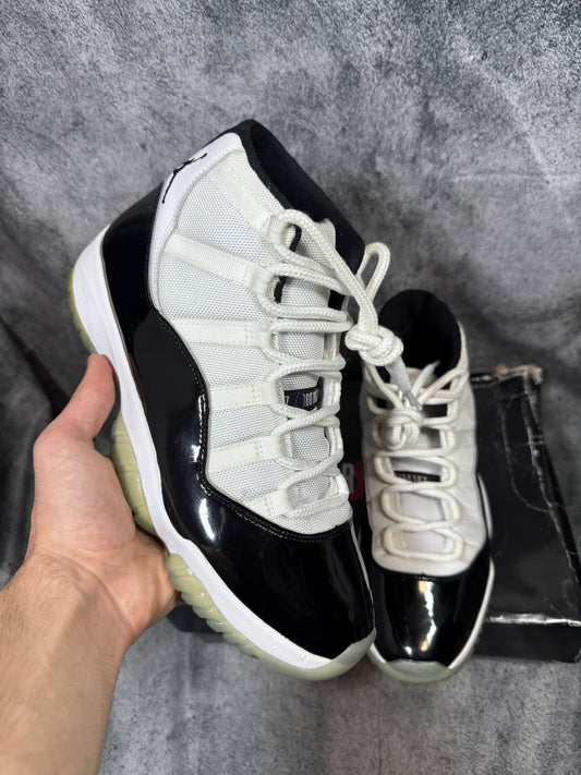 Size 10 | Jordan 11 Concord With Box | Pre-Owned
